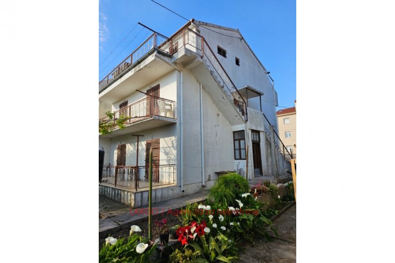 --%--place-alt-for-e_0000006-here--%--