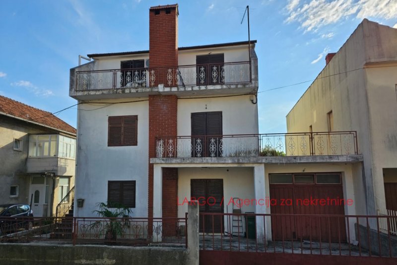 --%--place-alt-for-e_0000006-here--%--