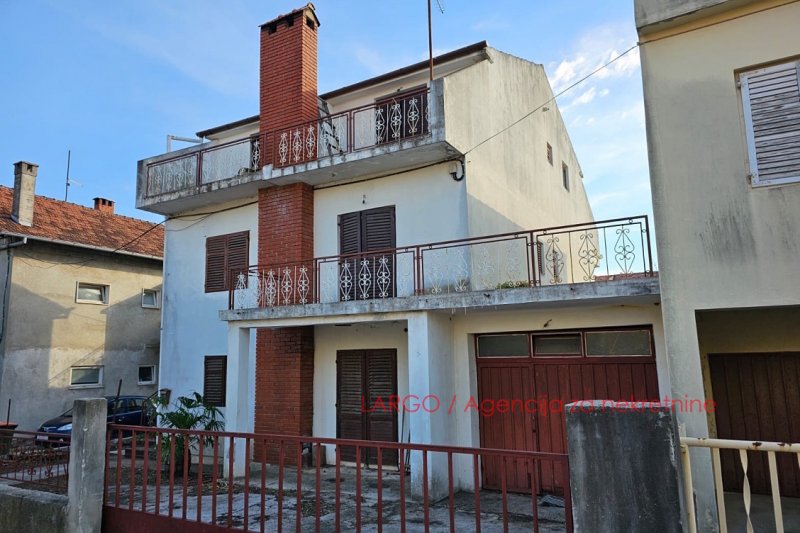 --%--place-alt-for-e_0000006-here--%--