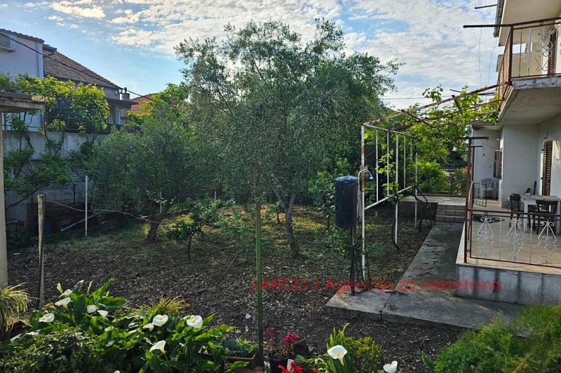 --%--place-alt-for-e_0000006-here--%--