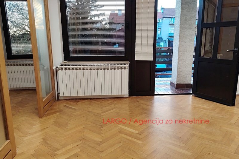 --%--place-alt-for-e_0000006-here--%--