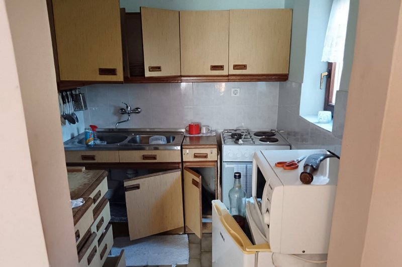 --%--place-alt-for-e_0000006-here--%--