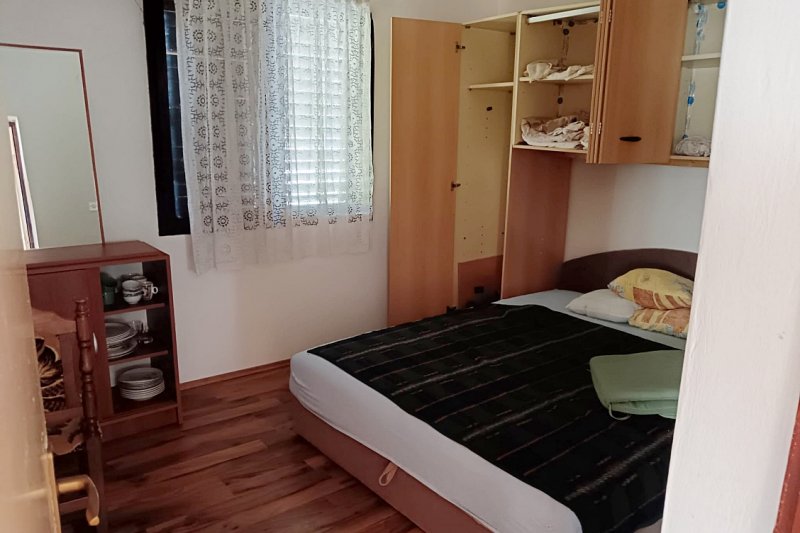 --%--place-alt-for-e_0000006-here--%--