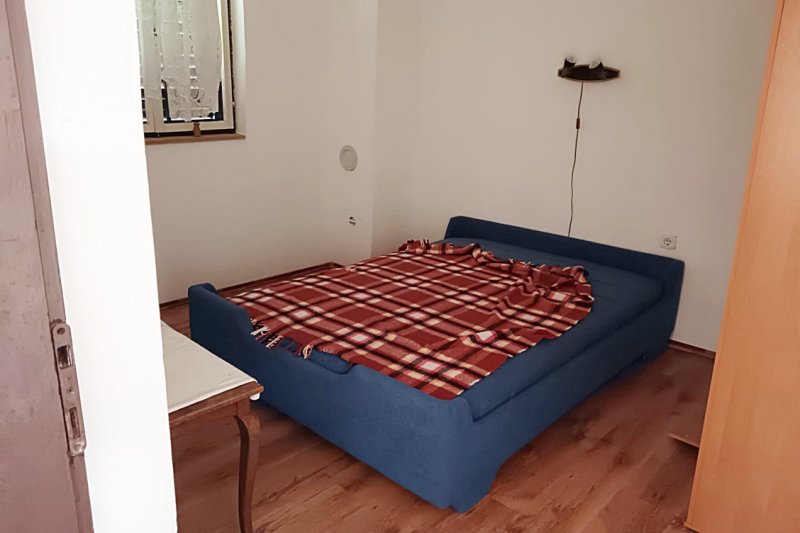 --%--place-alt-for-e_0000006-here--%--